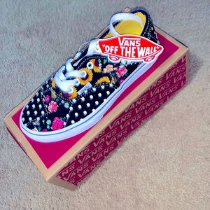 Little girls flower patter vans size 2.5 never worn